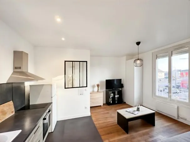 L'Absolu Revy - Paris - Orly - Rer C Apartment Sainte-Genevieve-des-Bois 0*,